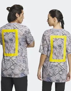 Adidas Camiseta manga corta National Geographic Graphic Tencel (Género neutro)