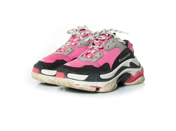 Balenciaga, zapatillas Triple S en rosa 