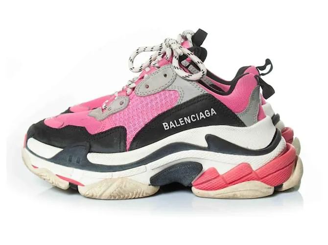 Balenciaga, zapatillas Triple S en rosa 