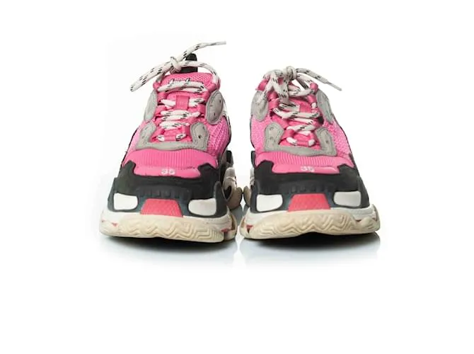 Balenciaga, zapatillas Triple S en rosa 