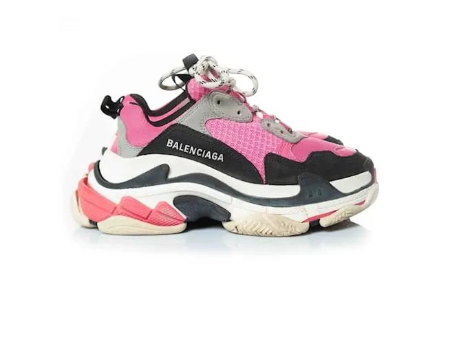 Balenciaga, zapatillas Triple S en rosa 