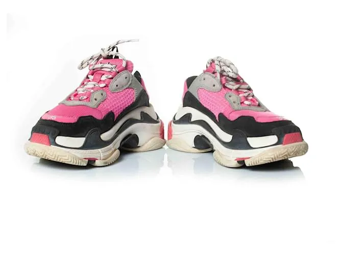 Balenciaga, zapatillas Triple S en rosa 