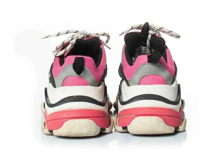 Balenciaga, zapatillas Triple S en rosa 