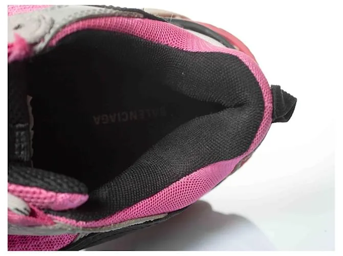 Balenciaga, zapatillas Triple S en rosa 