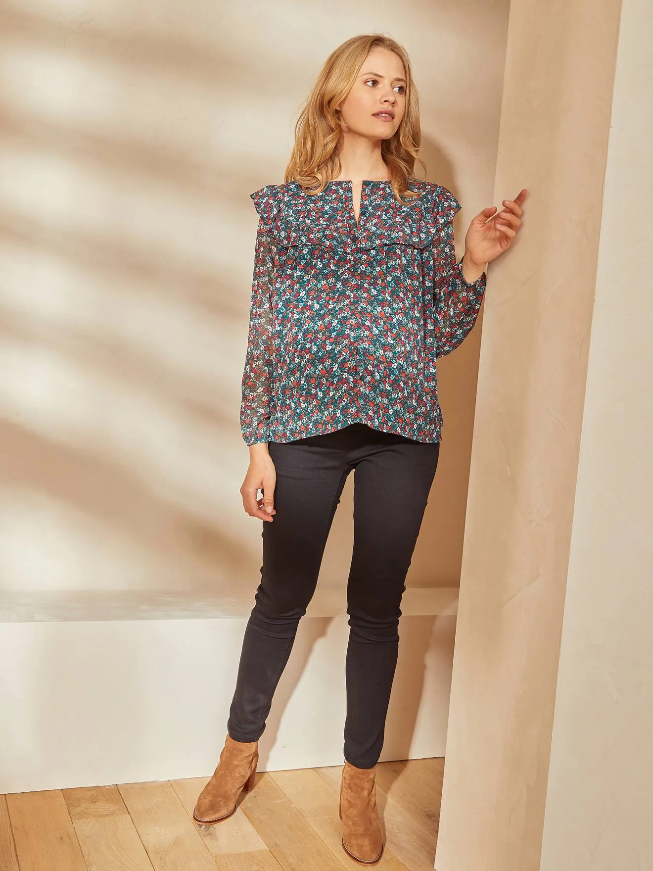 Blusa de tejido crepé con flores para embarazo y lactancia