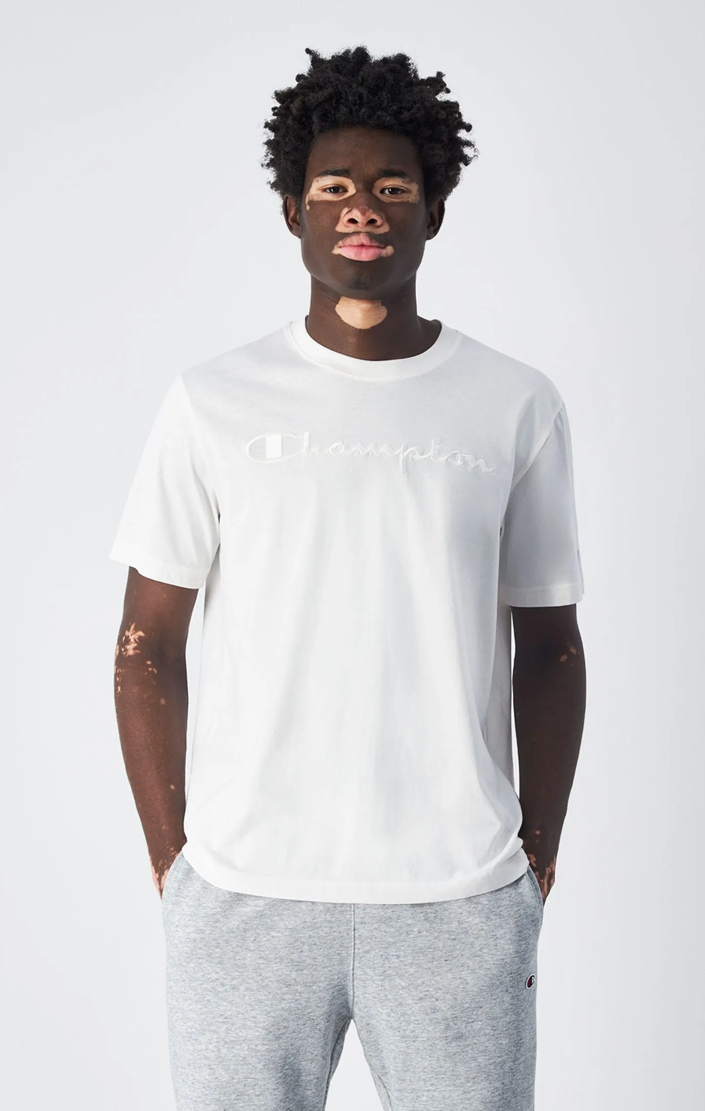 Camiseta de algodón con logotipo grande a tono