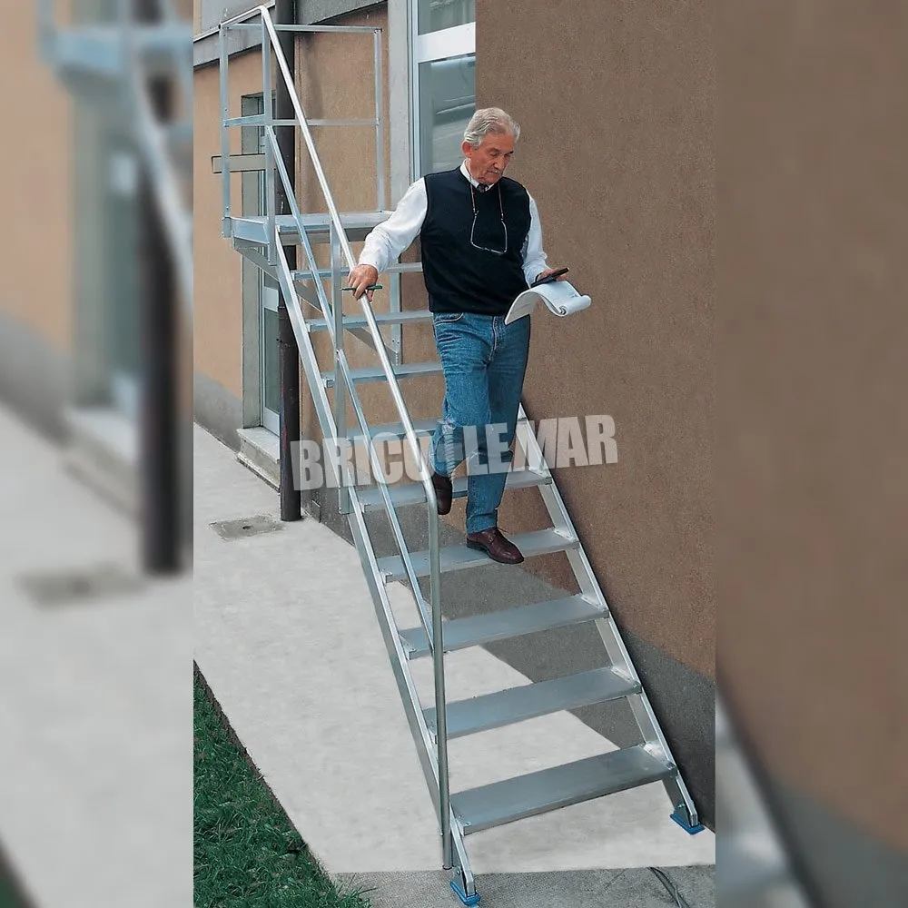 Escalera fija de apoyo con pasamanos inclinación 45º 18 peldaños Plabell
