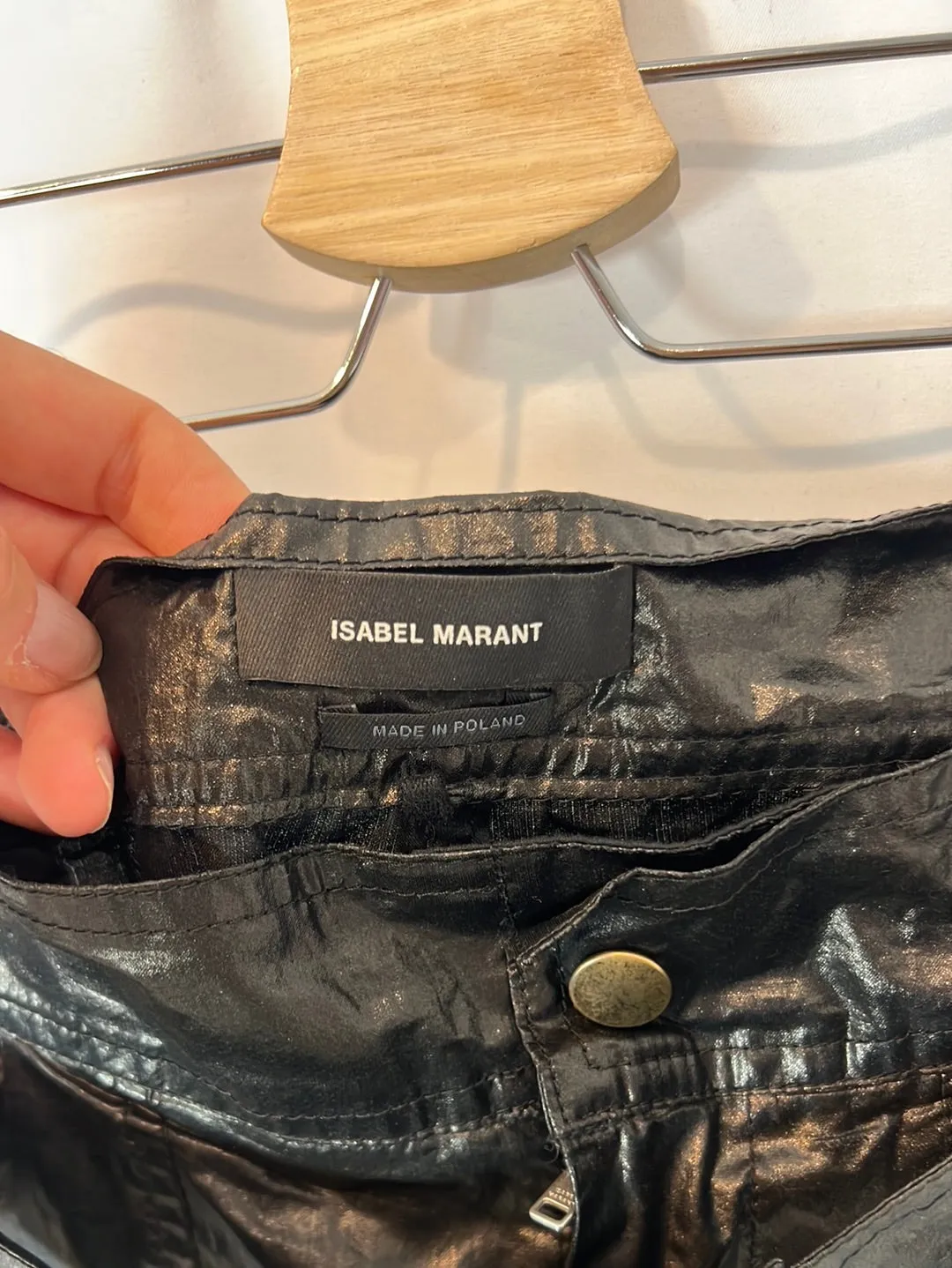 ISABEL MARANT. Pantalón corto negro textura. T 38