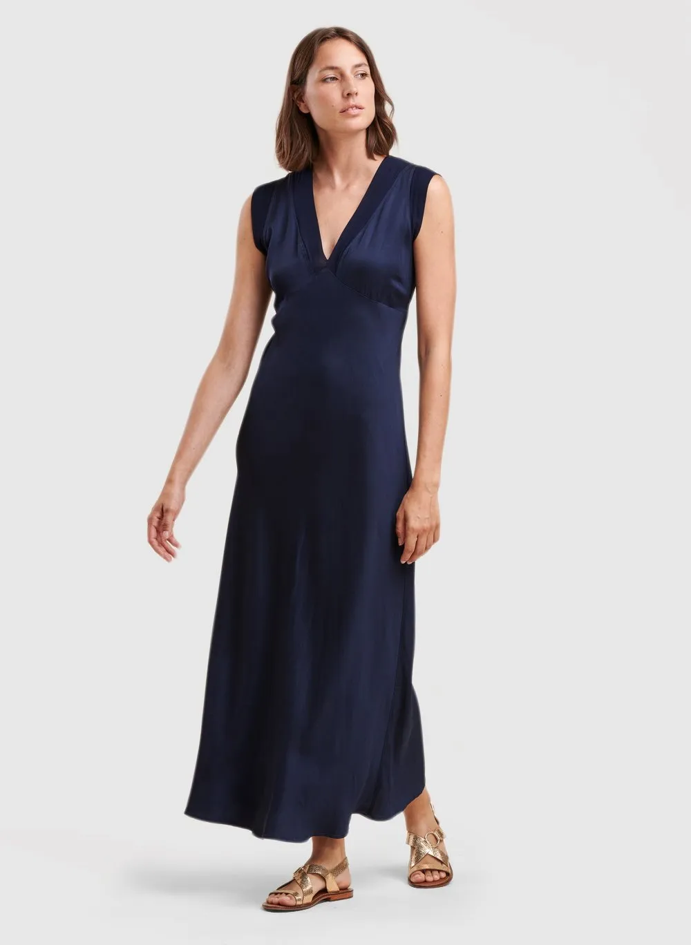 LA FEE MARABOUTEE Vestido largo con cuello de pico en azul