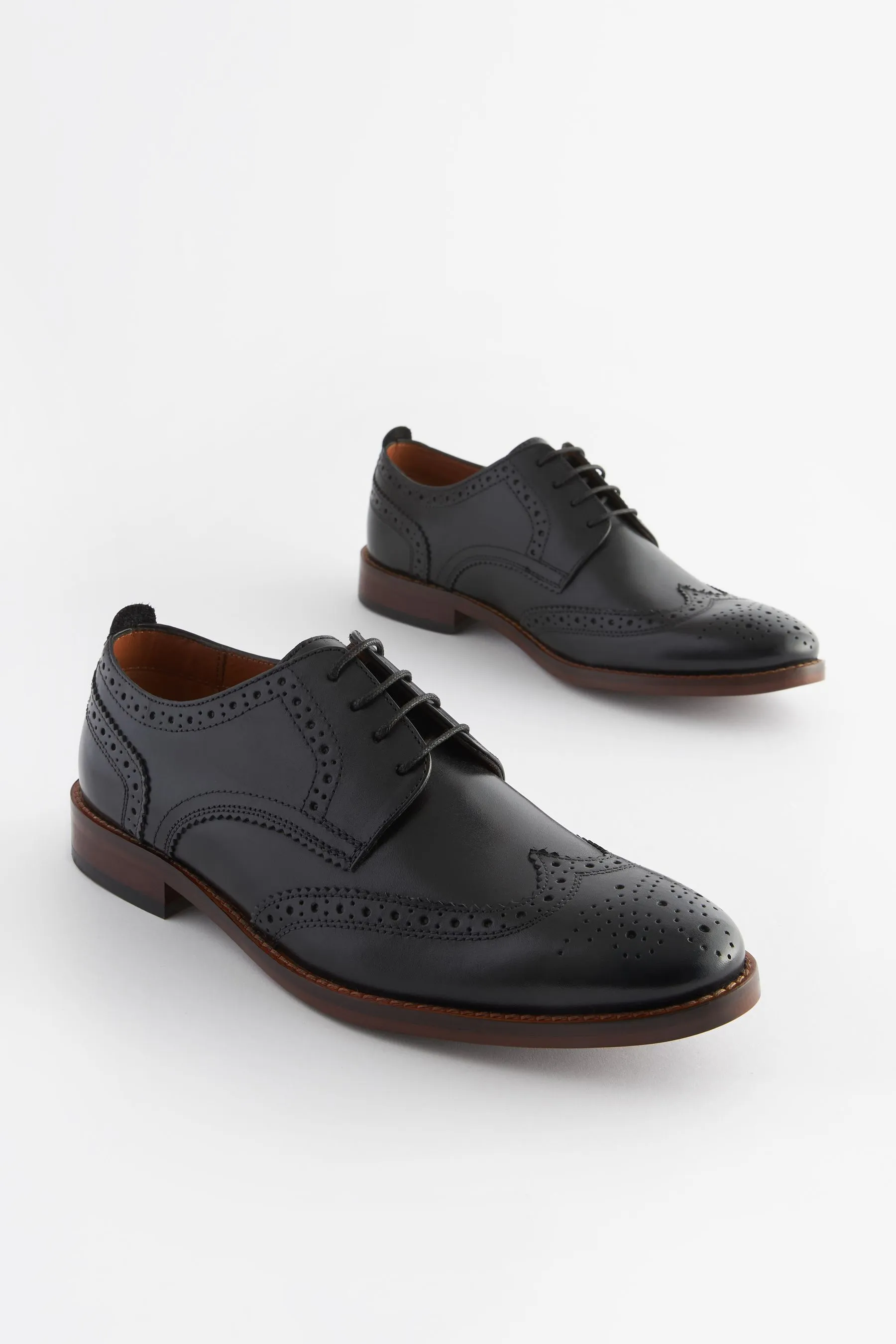 NEGRO  CORTE ANCHO  ZAPATOS OXFORD CON SUELA EN CONTRASTE DE PIEL