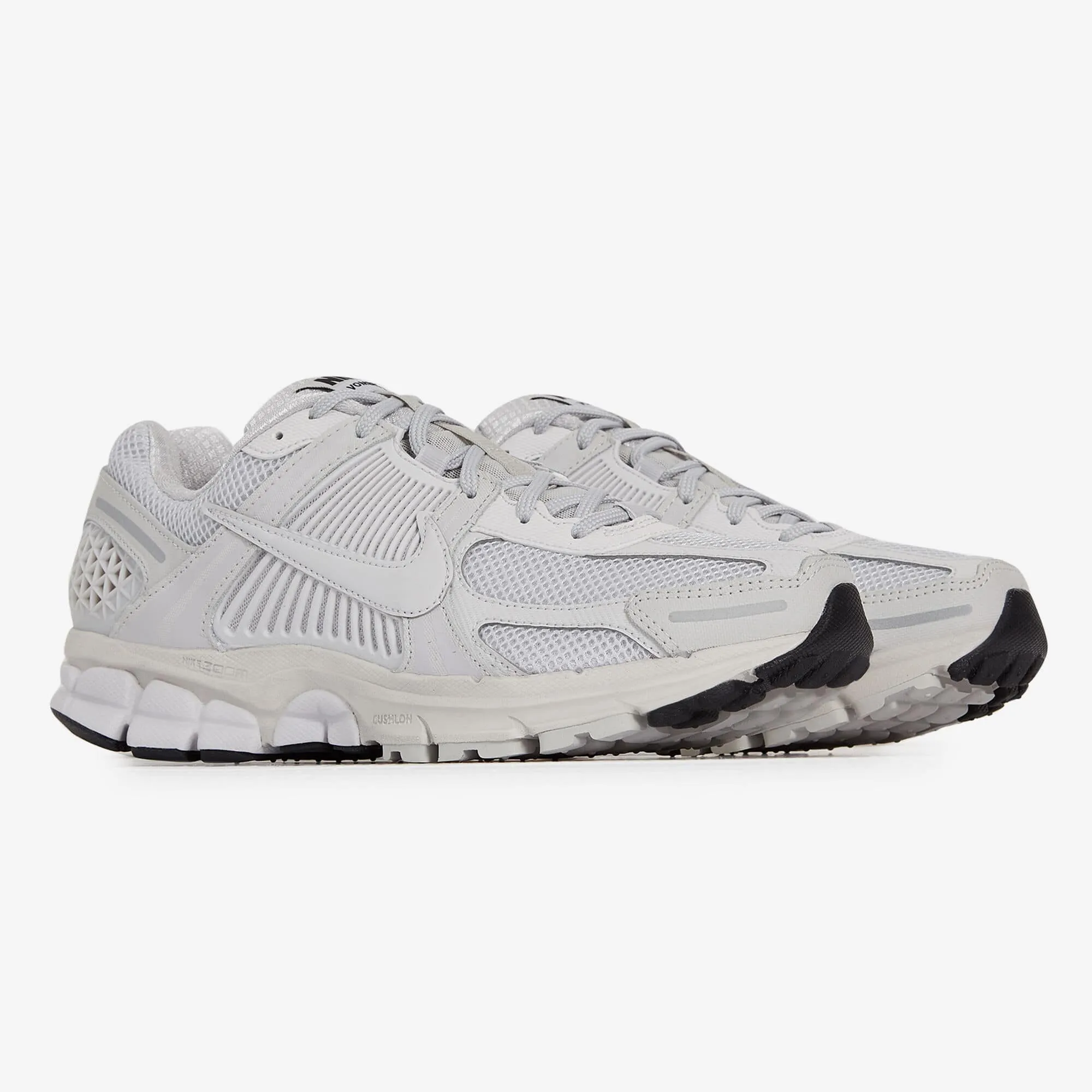 NIKE ZOOM VOMERO 5