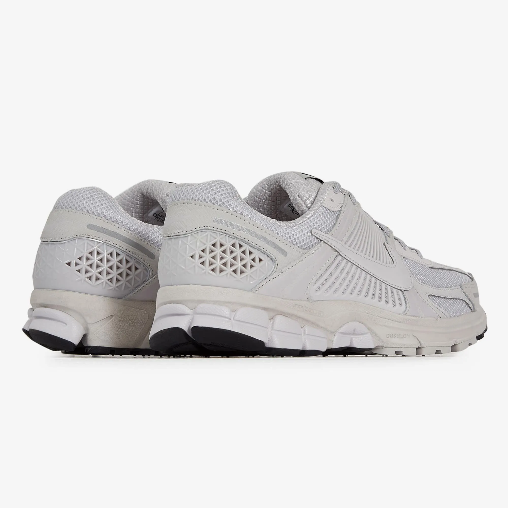 NIKE ZOOM VOMERO 5