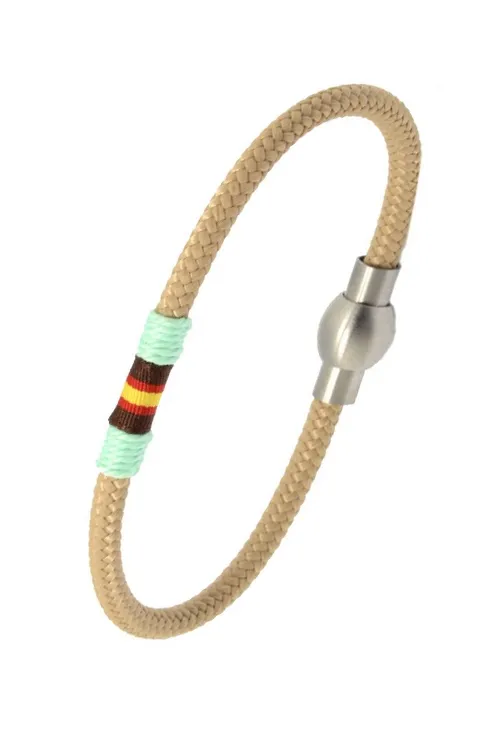 PULSERA BANDERA ESPAñA EN BEIGE CON HILO VERDE PHF1161B1JMARRÓN