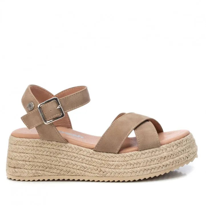Sandalias cuña Refresh 079296 marrones con suela de ráfia y cierre al tobillo