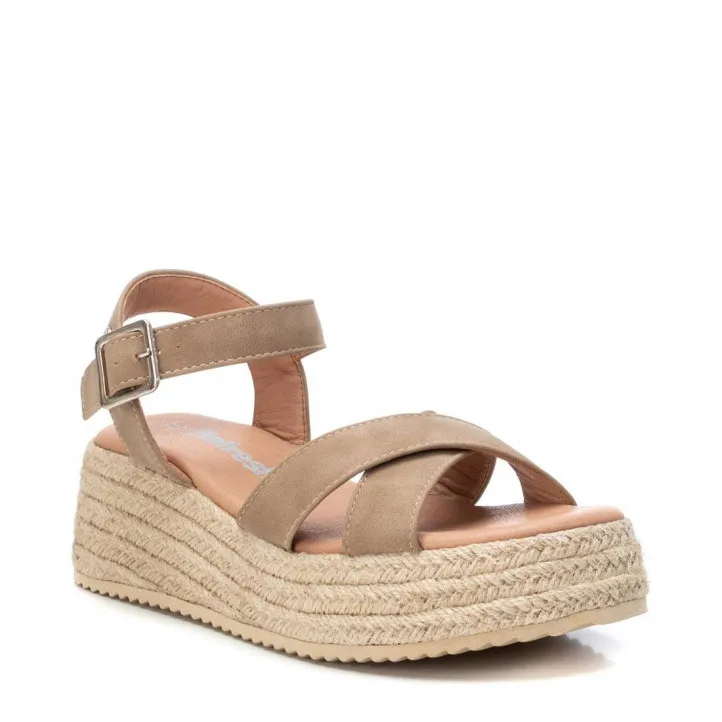 Sandalias cuña Refresh 079296 marrones con suela de ráfia y cierre al tobillo