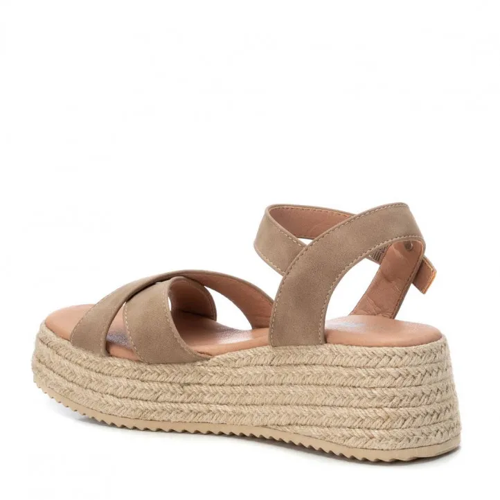 Sandalias cuña Refresh 079296 marrones con suela de ráfia y cierre al tobillo